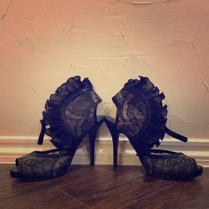 Black lace wild rose peep toe